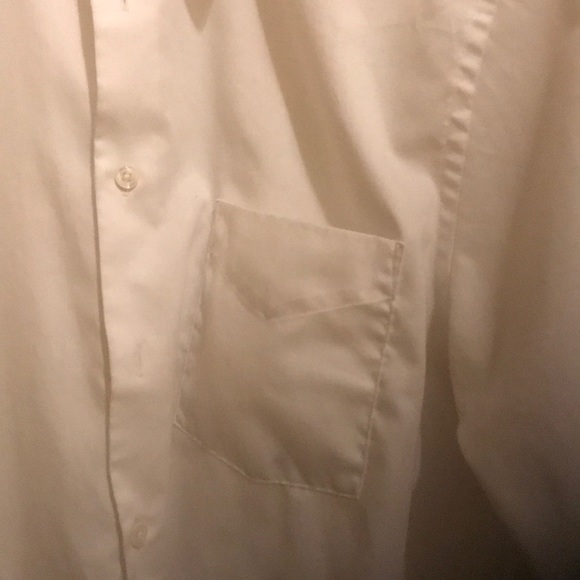 Van Heusen dress shirt - Picture 3 of 4